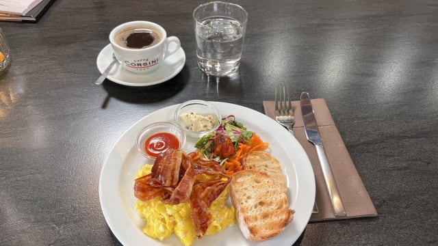 Scrambled eggs with tuscan bacon (pancetta) - Lalma Cafe, Montepulciano