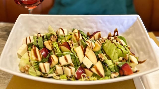 Apple salad - Hemingway italian bar e restaurant