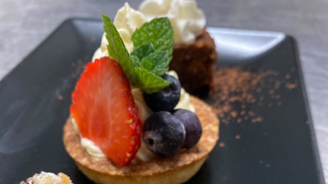 crostatina con crema e frutta fresca  - La Sosta di Bacco