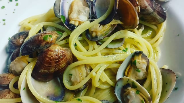 Spaghetti alle vongole veraci - Moose bistrot - Ristorante di Pesce