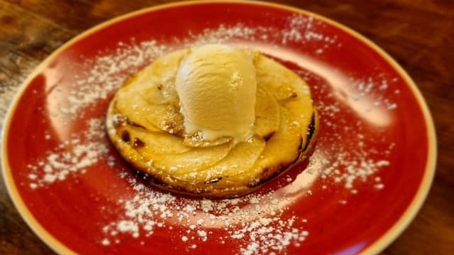 tarta de manzana al momento - El Pinchito