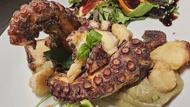 Tentacoli di polpo croccante - L'Arina del Sante, Peschiera Del Garda