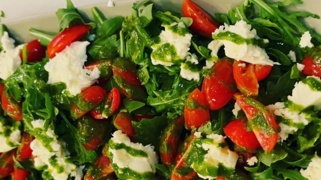 Salada caprese - Pizza time pizzeria