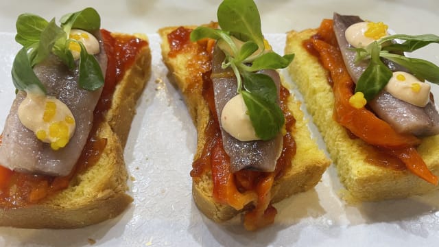 Brioche bread with sardines and tomato jam  - El Chato Los Álcazares