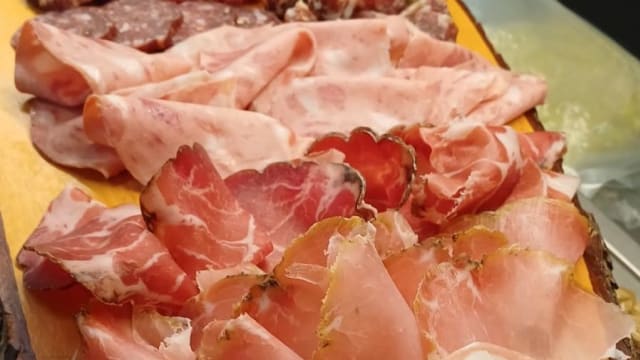 Selezione di salumi e formaggi - Locanda di Casigliano