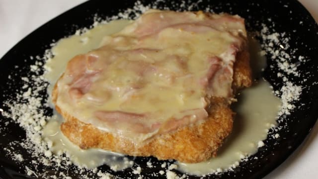 Cotoletta alla bolognese - Trattoria Rivabella al Parco Verde, Monte San Pietro