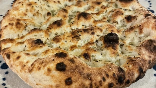 Focaccia o pagnottello - Farina Food & Drink San Giovanni, Rome