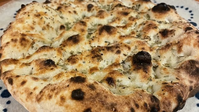 Focaccia o pagnottello - Farina Food & Drink San Giovanni, Rome