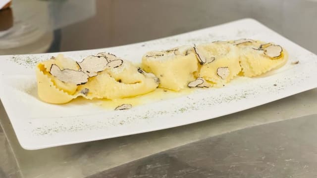 Tortelli al formaggio di tremosine con tartufo nero pregiato - Il Mosaico, Sirmione