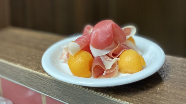 Perle di melone e crudo di Parma  - Osteria Urbana - Vino & Cucina