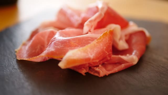 Jambon de parma « giovanni ferrari » affiné 24 mois - Via Del Campo, Paris