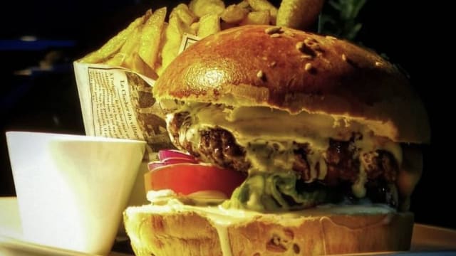 Home cheese burger - La Gazette