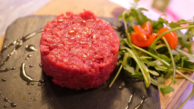 Tartare Di Manzo Sale E Pepe Bianco - Ristorante la Baitina di Asiago, Asiago