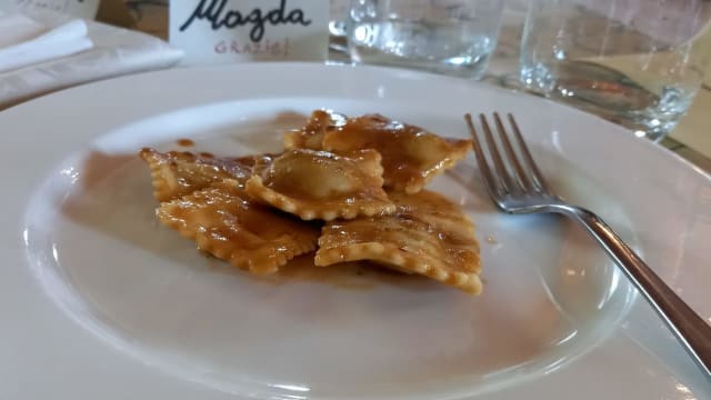 Ravioli di manzo al sugo di brasato - Brasserie Gambarina Alta