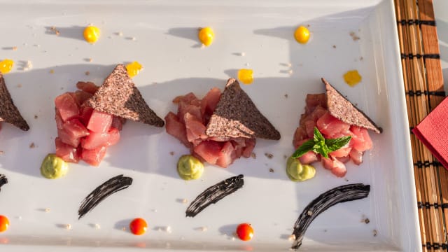 Tostadas di salmone - Ristorante Maremosso Food & Drink