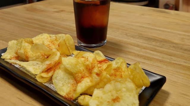 CHIPS DE PATATA - Vinoto Bodega, Barcelona