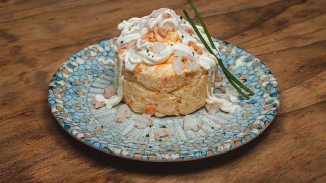 Ensaladilla rusa con gambas - La Taberna de Cea, Madrid