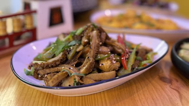 Tripe de boeuf sautée aux piments verts  - Un Jour À Lhasa