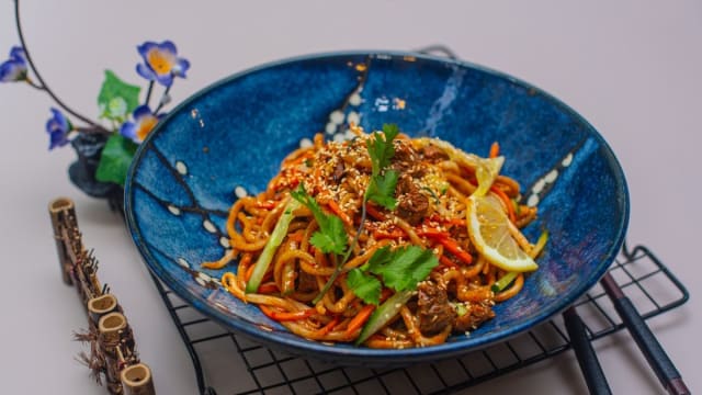 Nouilles sautées au boeuf  - Un Jour À Lhasa