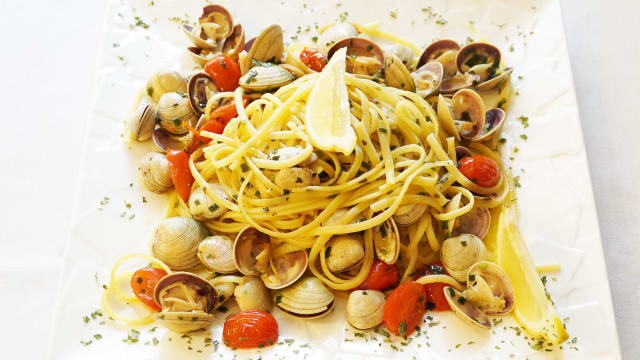 SPAGHETTIS AUX FRUIT DE MER - Dolce Vita