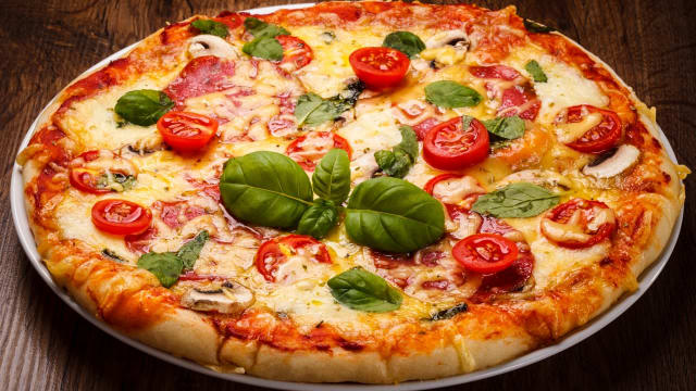 pizza calabrise - Dolce Vita, Levallois-Perret