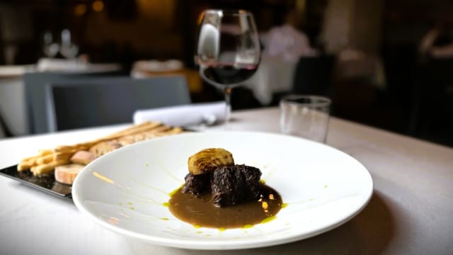 Guancia di vitello brasata al barbera e finocchi - Vin Bistrot, Moncalieri