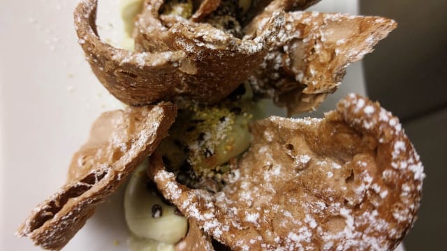  Cannolo "scomposto" al pistacchio - La Corte di Lurago