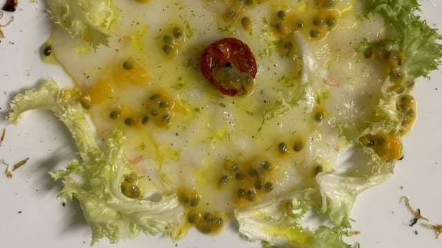 Carpaccio di scampi al futo della passione e lime - DoCibus, Martina Franca