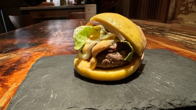 Bao Smash Burger - Bottega Lucia, Milan