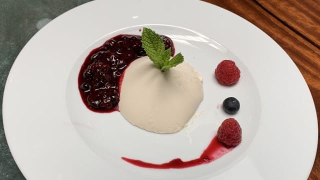 Panna cotta frutos vermelhos - BuonaPizza