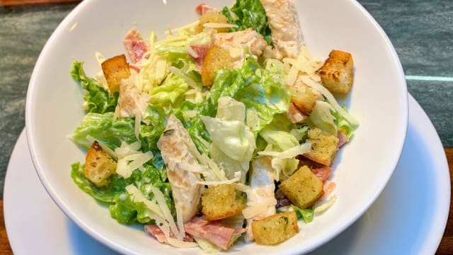 Insalata caesar con petto di pollo - BuonaPizza, Lisbon