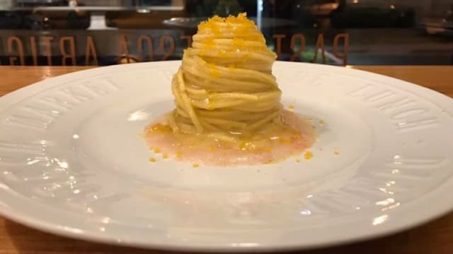 tagliolino aglio olio e peperoncino carpaccio di gamberi e botarga - L'Atelier Della Pasta, Massa