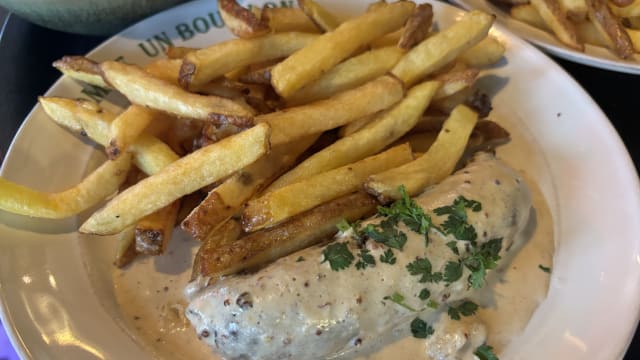 Andouillette de porc & canard, sauce dijonnaise, frites - Comme un Bouillon, Paris
