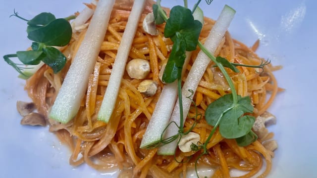 Carottes, vinaigrette cumin, ricotta, noisettes - Le Café 42 de Montrouge