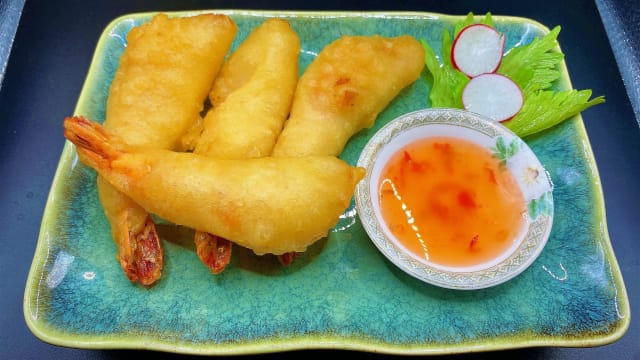 12. Beignets de crevettes（4pcs） - Hong Yan