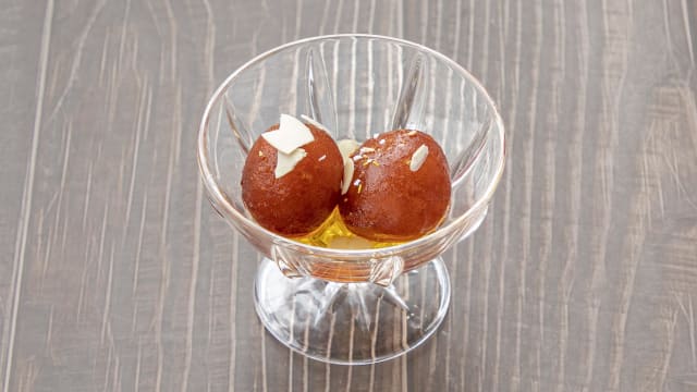 Gulab Jamun - Le Maharaja, Paris