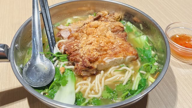 Soupe de nouilles au poulet croustillant  - Noodle Food