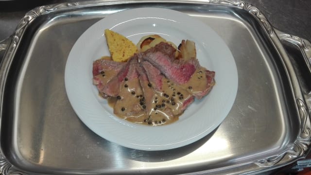 Entrecote al pepe verde - MonteOro