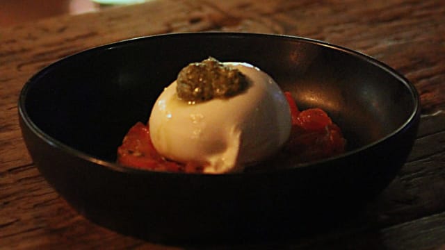 Burrata, pesto, tomate - Rhum N Co