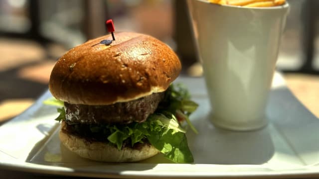 Rhum n’ cow burger  - Rhum N Co