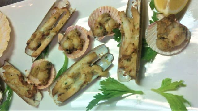 Fantasia di molluschi gratinati al pane profumato - Protti, Cattolica