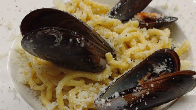 Tonnarelli cozze e pecorino - Pano Food and Wine