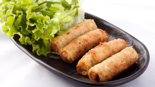 chicken spring rolls (4pcs) - Pho & Poké House by Pandasia, Paris