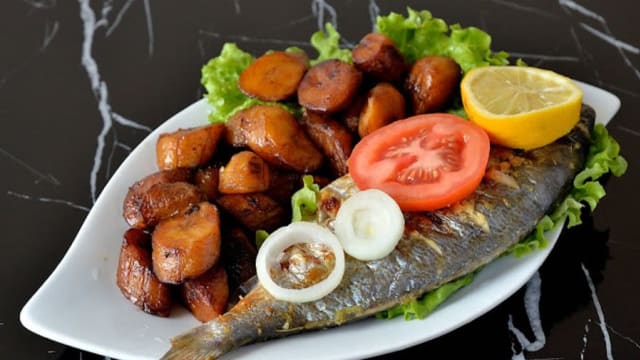 Dorade royale(-50% non applicable) tarif normal, - Elise restaurant