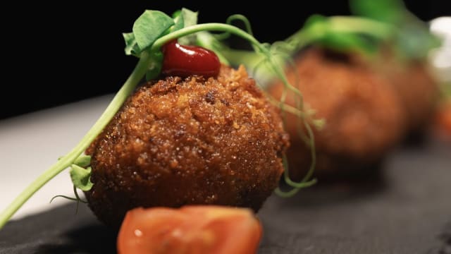 Croquetes de Pato e Mostarda de Frutos Vermelhos - Orquidea