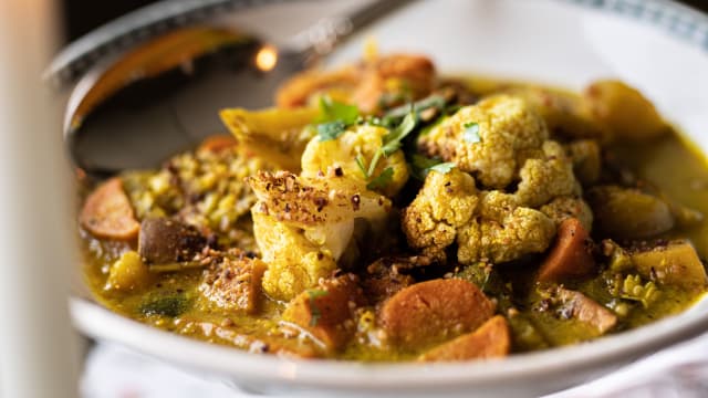 Curry De Légumes De Saison & Riz Du Jour - Apéti Ségur, Paris