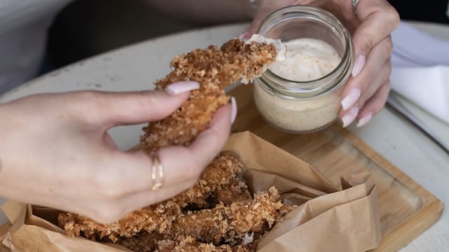 Poulet croustillant aux épices cajun - L'Atelier - Brasserie Maison