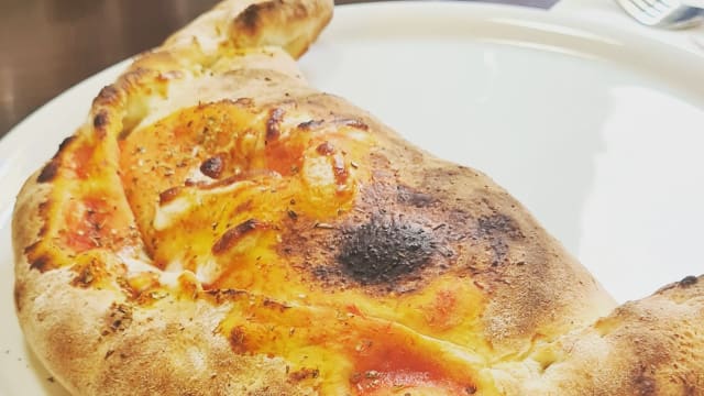 Soufflée Calzone - La Romana, Levallois-Perret