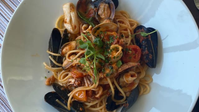 Spaghetti feutti di mare - L'Oasi Pizzeria Ristorante