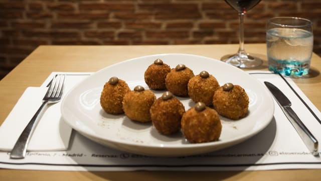 Croquetas de jamón de bellota 8 unidades) - El Sueño de Carmen, Madrid